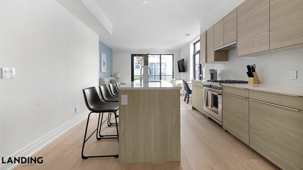 Building Photo - 1128 10th St NW