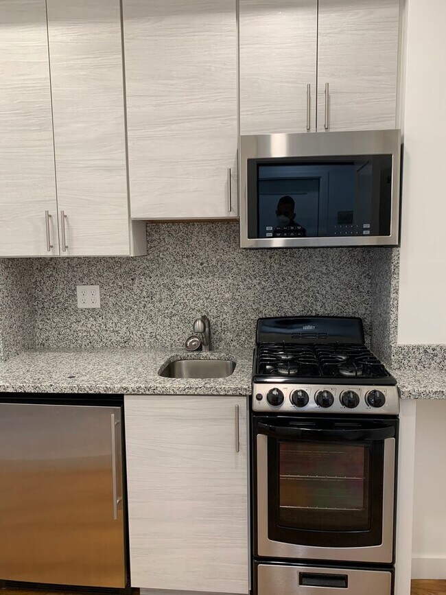 Building Photo - CHELSEA/BOSTON LUXURY STUDIO AVAILABLE AND READY FOR OCCUPANCY!