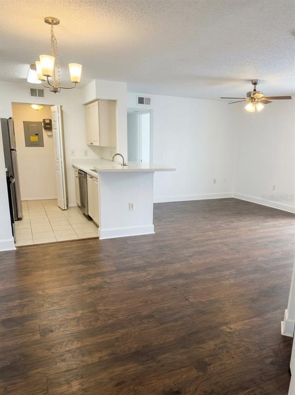 Building Photo - 1218 Bermuda Lakes Ln