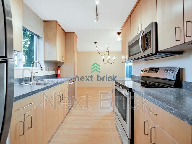 Building Photo - 5021 Ripley Ln N