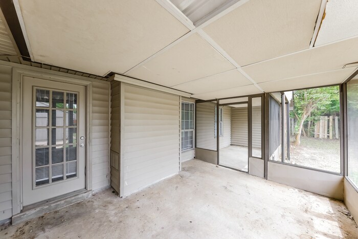 Building Photo - 2737 W Aberdeen Dr