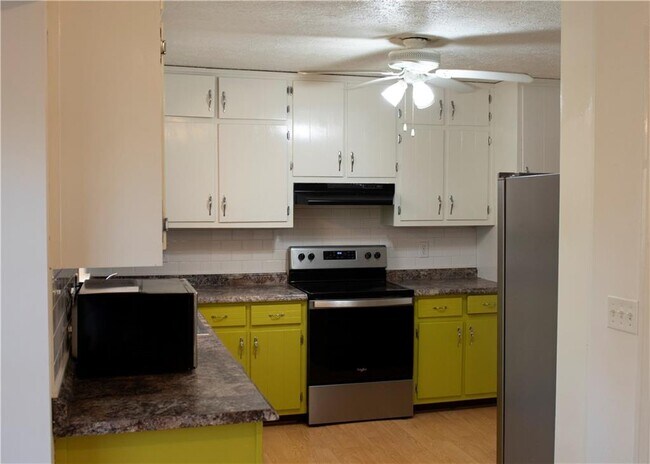 Building Photo - 3626 Thompson Bend