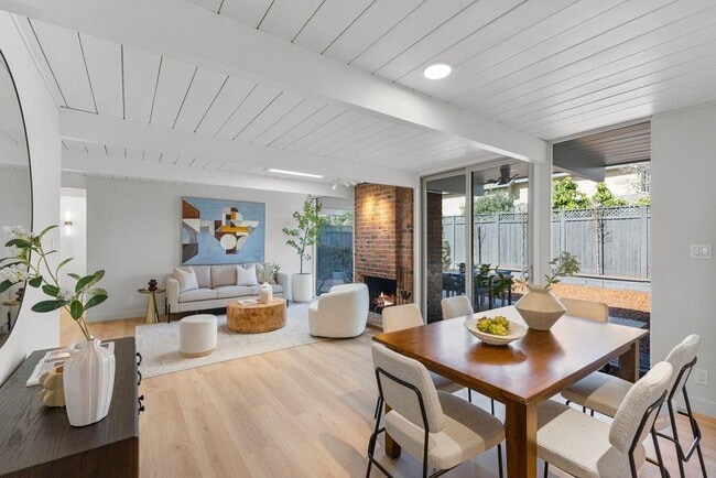 Building Photo - 729 Stendhal Ln