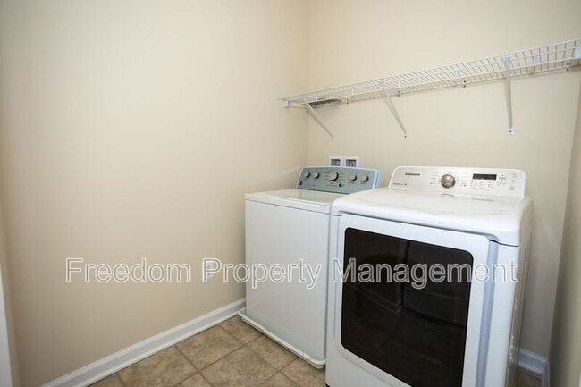 Building Photo - 7408 Brunson Cir