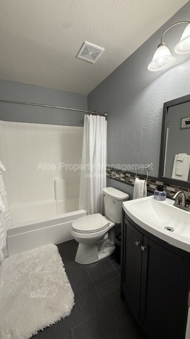 Building Photo - 3552 N Excalibur Pl