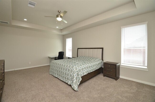 Building Photo - 28615 Halle Ray Dr