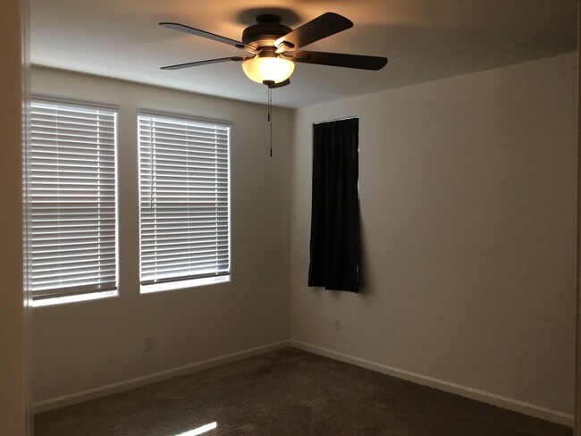 Building Photo - Welcome to Riverstone!!!
