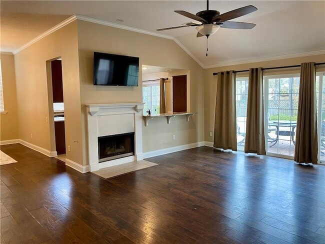 Building Photo - 1010 Live Oak Loop