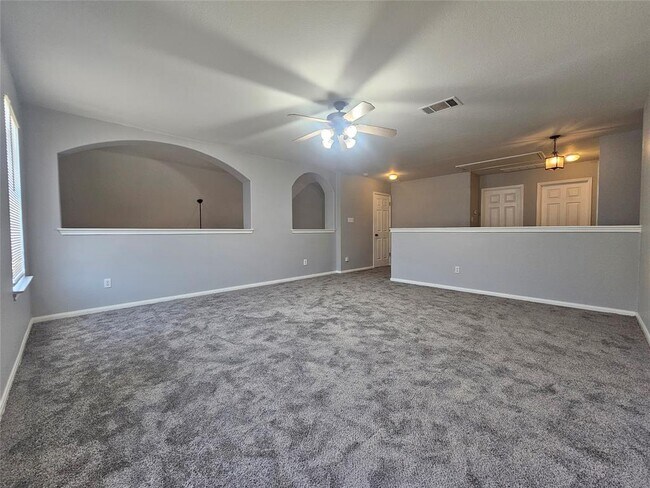 Building Photo - 164 Ashwood N