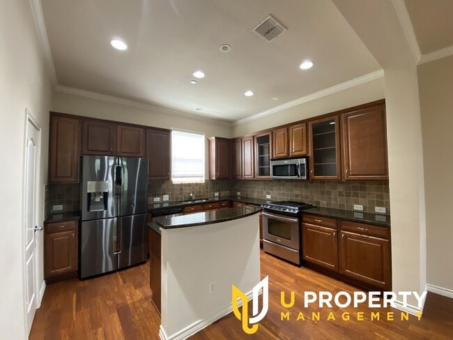 Building Photo - 15831 Breedlove Pl