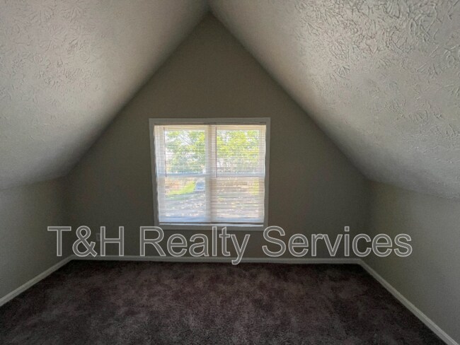 Building Photo - 413 W Franklin St