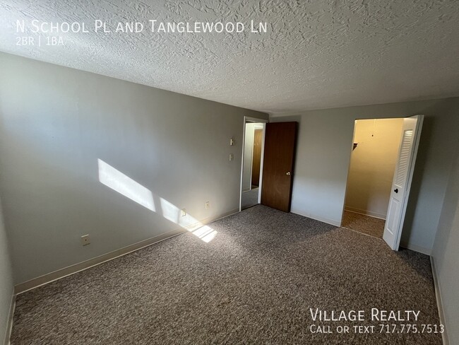 Building Photo - No Steps! Roomy 2-Bed with A/C & Off-Stree...