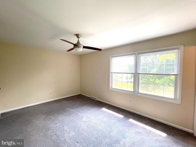 Building Photo - 40865 Spring House Ln