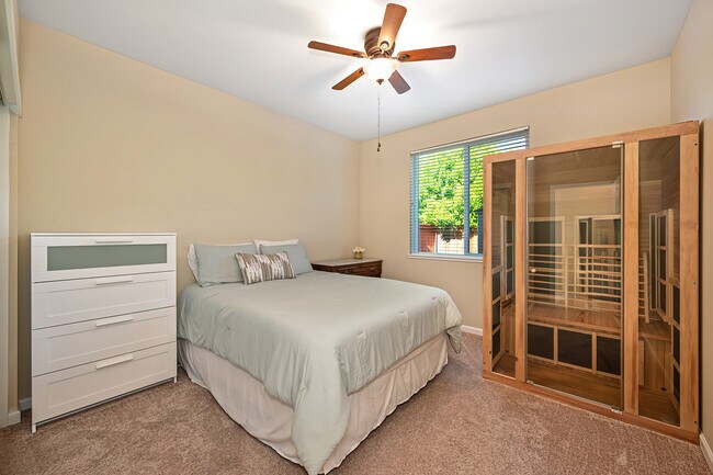 Building Photo - 4097 Southampton St