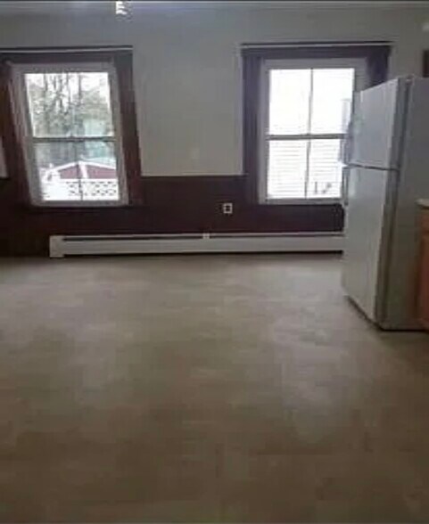 Building Photo - 77 Greeley St