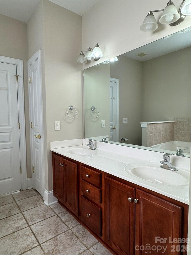 Building Photo - 5117 Alysheba Dr