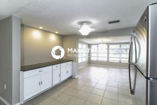 Building Photo - 3 Bedroom Pet-Friendly Home in Venice, FL ...
