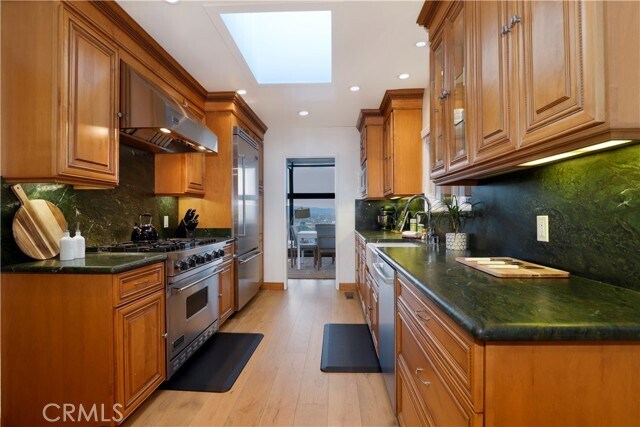 Building Photo - 3323 Ione Dr