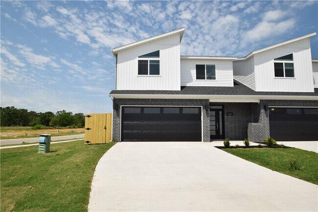 Building Photo - 401 Amethyst Rd