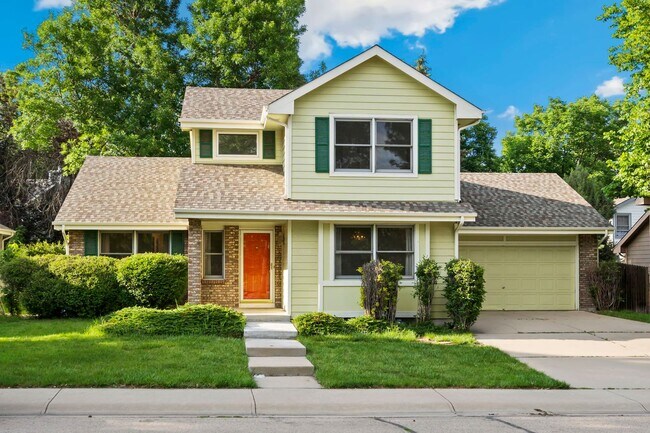 Building Photo - Spacious Home in a Great Location!