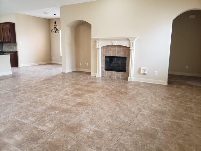 Building Photo - 5402 Valley Country Ln