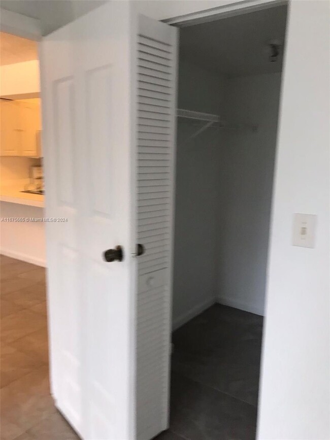 Building Photo - 1 bedroom in North Miami FL 33160