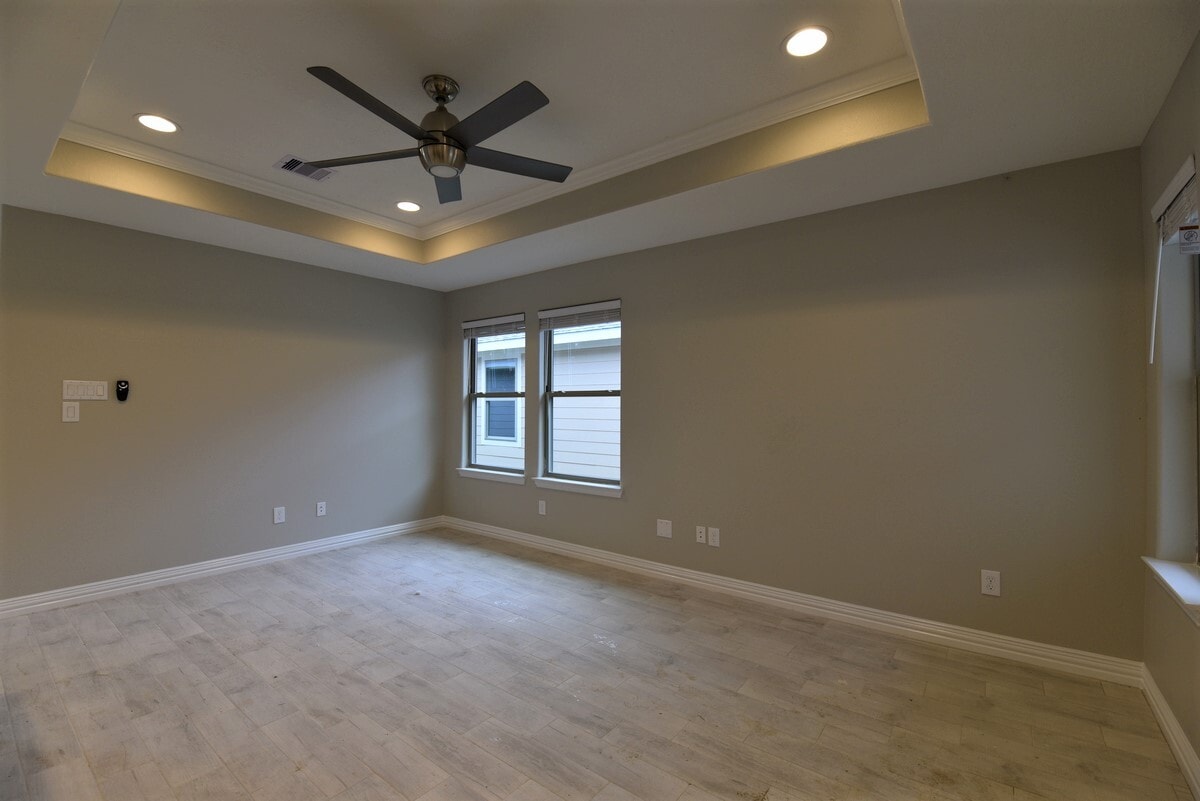 Building Photo - 3120 Avenue G (A)