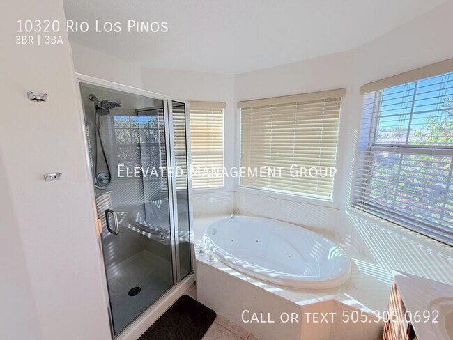 Building Photo - 10320 Rio Los Pinos Dr NW
