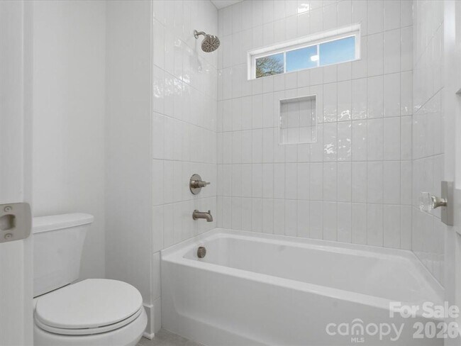 Building Photo - 431 W Peterson Dr
