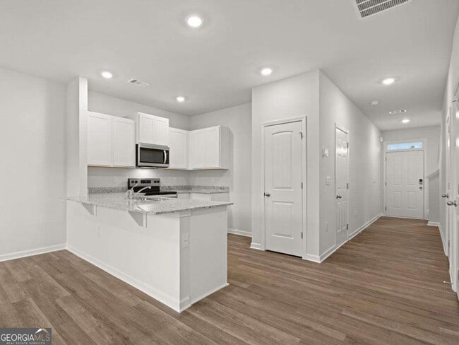 Building Photo - 5976 Skylar Dr