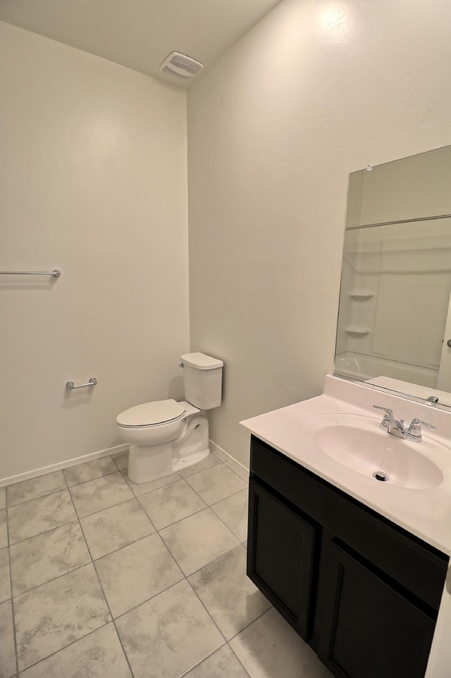 Building Photo - Almost New Rancho Sahuarita Home!