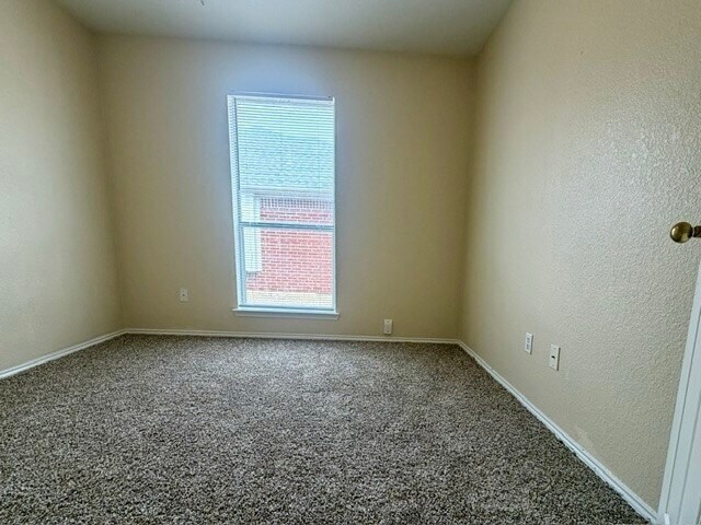 Building Photo - 1611 Windcastle Dr