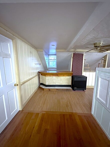 Building Photo - 1-7 Old Mendon Street