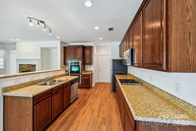 Building Photo - 15614 Normans Landing Dr