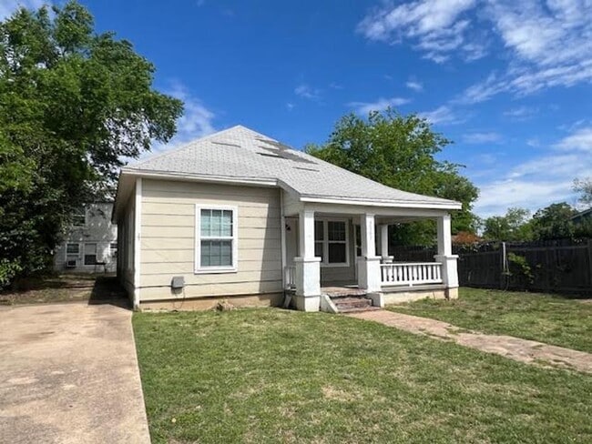 Building Photo - 2307 Reuter Ave