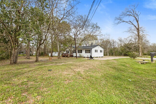 Building Photo - 804 Avenue I