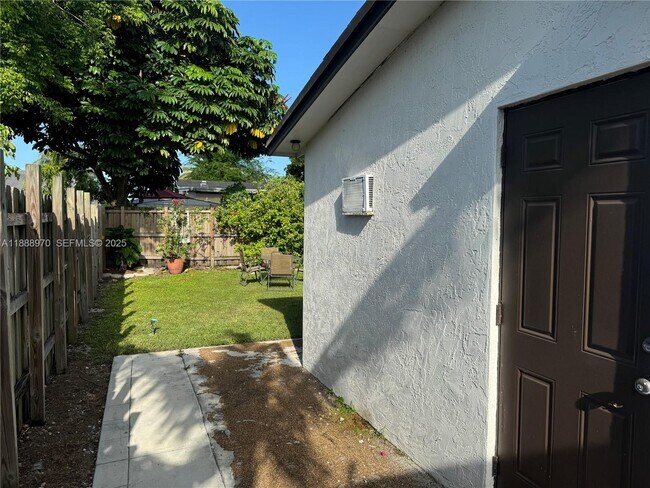 Building Photo - 26553 SW 125th Ct