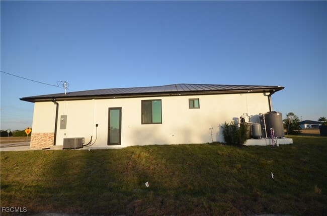 Building Photo - 2416 Diplomat Pkwy W