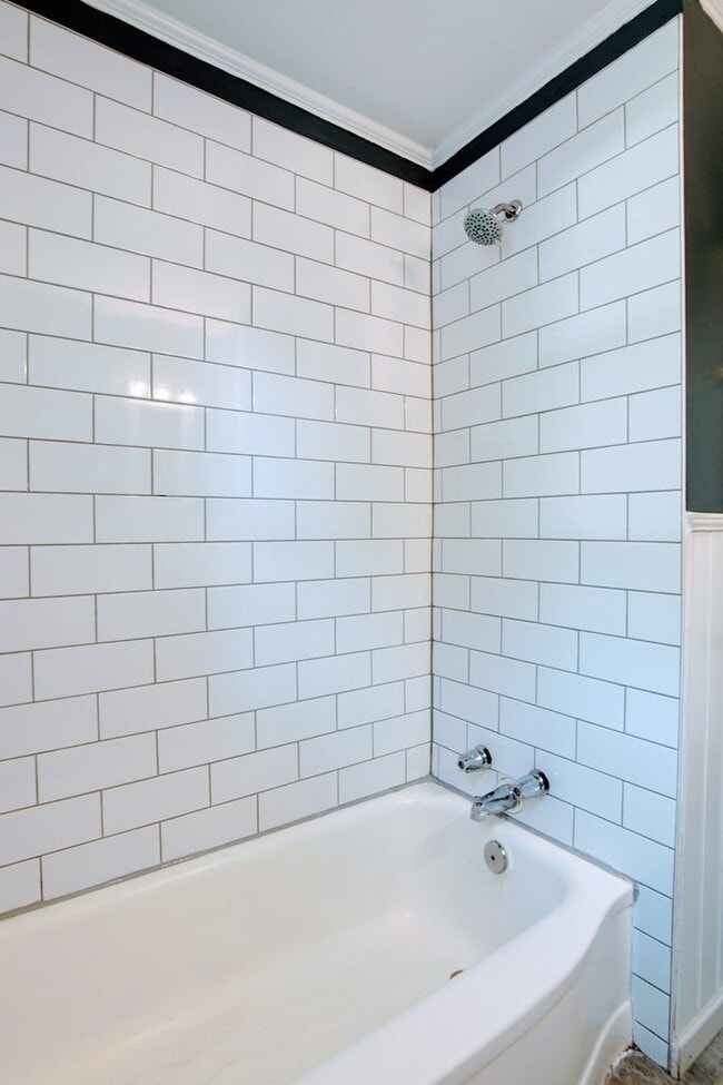 Building Photo - 3907 Peyton Ave