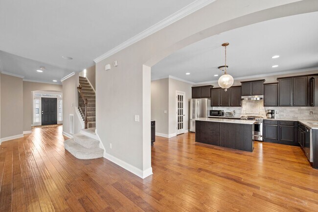 Building Photo - 4BR Home with Over 3,200 Sq Ft in Desirable Mount Juliet Community