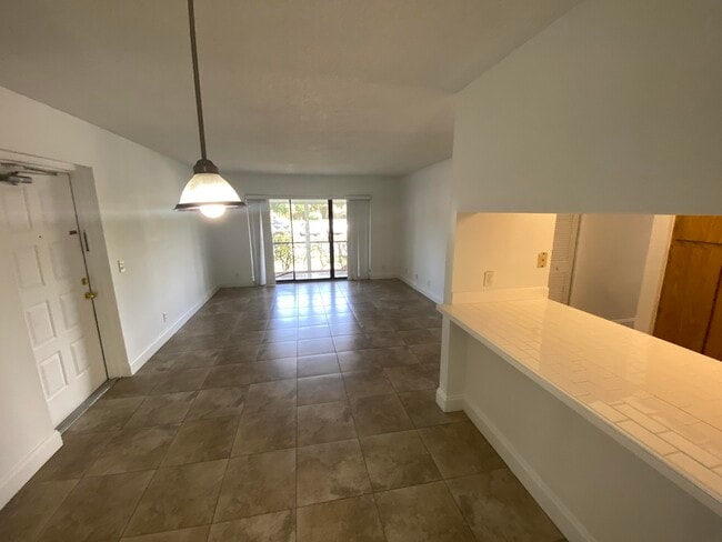 Building Photo - 1107 Green Pine Blvd