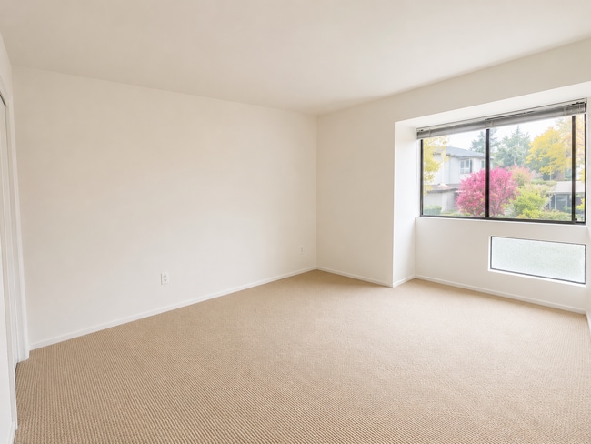 Building Photo - 31 Sandpiper Cir
