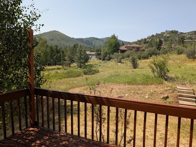 Building Photo - Recently Updated Pinebrook Home
