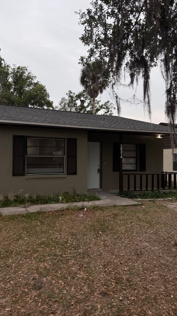 Building Photo - Move-In Ready 2BR/2BA Home with Modern Updates & Prime Zephyrhills Location!