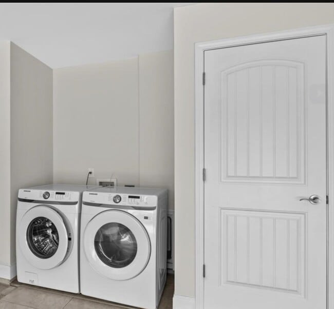 Building Photo - 224 Fishburn Dr