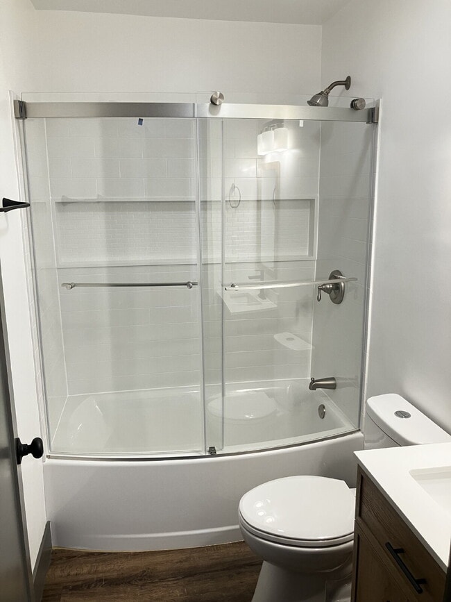 Building Photo - Multi-unit "Charming 2-Bedroom Retreat in ...