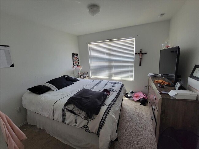 Building Photo - 3610 Batson Dr