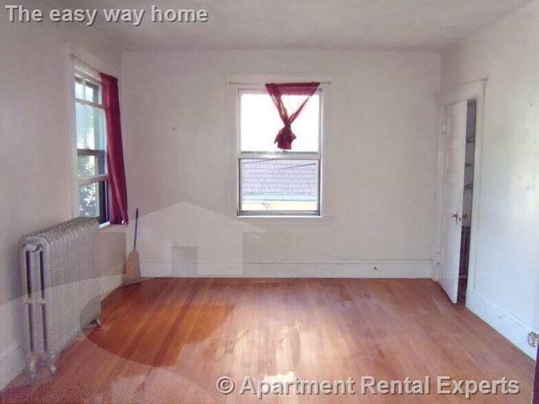 Building Photo - 79 College Ave