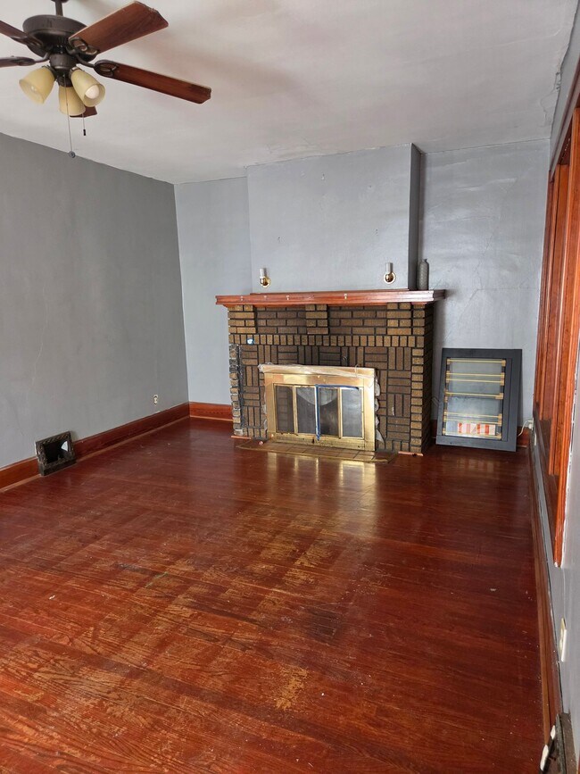 Building Photo - 1012 Wescott Ave