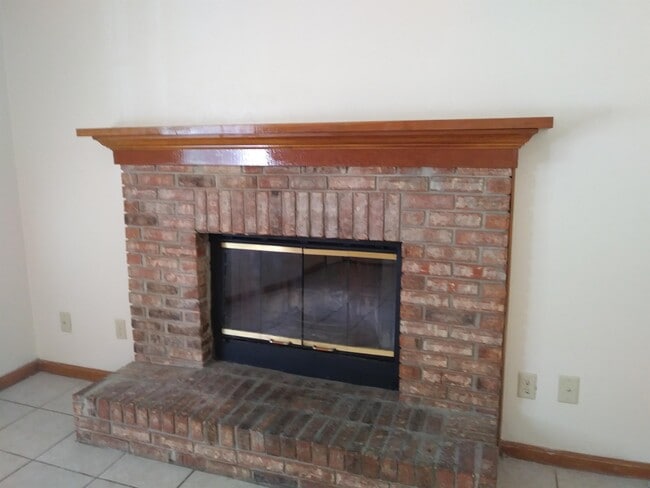 Building Photo - 1098 Rockbrook Ct